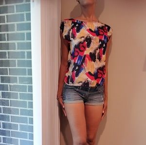 Sleeveless Patterned Print Blouse